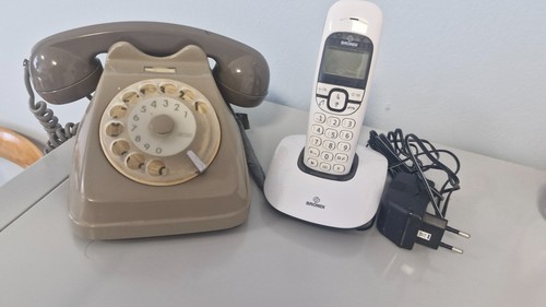 Telefoni vintage due - due, modelli